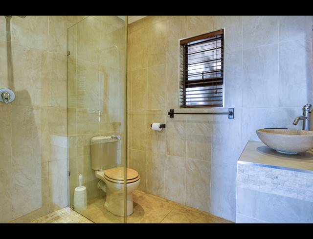 6 BEDROOM HOUSE FOR SALE IN BALLITO CENTRAL